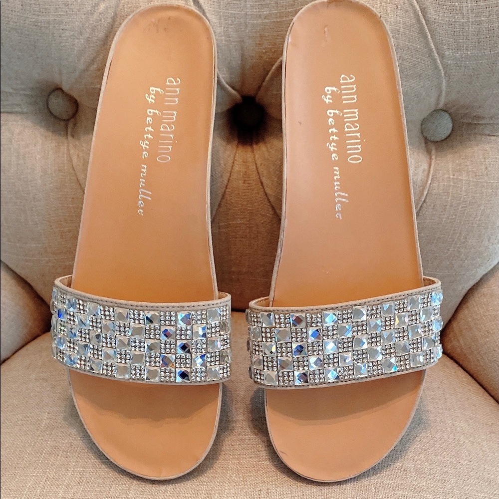 Ann Marino by Bettye Muller Women’s Galaxy Slides